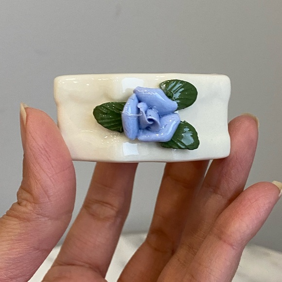 Vintage Porcelain Napkin Rings - Picture 4 of 9